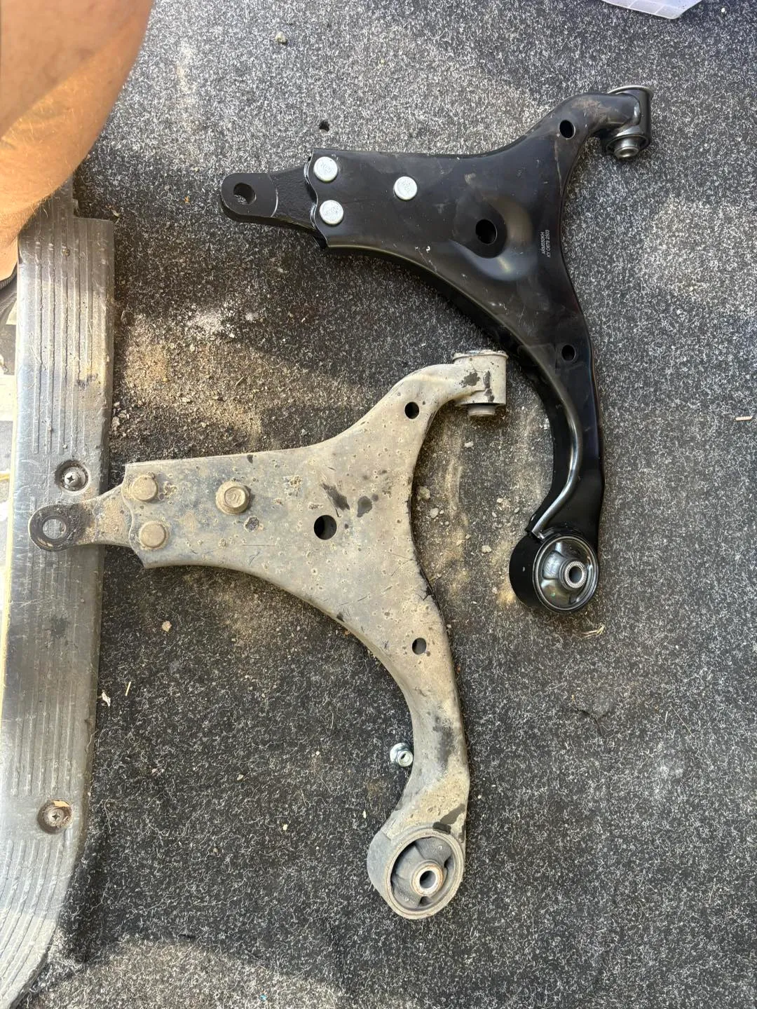 Worn vs New Control Arm